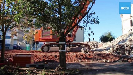À Argentan, dans le quartier des Provinces, 4e jour de déconstruction de la tour Alsace-Lorraine.