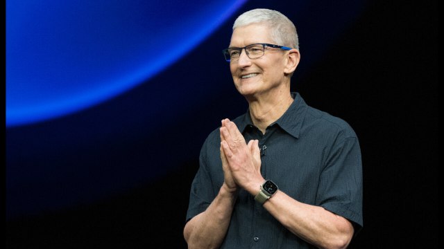 Apple CEO Tim Cook just found out you could name group chats