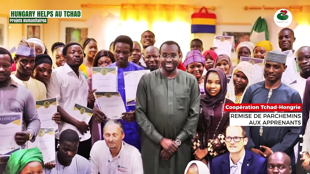 N’Djamena : L’Agence Hongroise pour la Coopération et le Développement au #Tchad, en partenariat avec Hungary Helps et son partenaire stratégique Hungarian Baptist Aid, a remis des parchemins de fin de formation aux apprenants en informatique et couture.