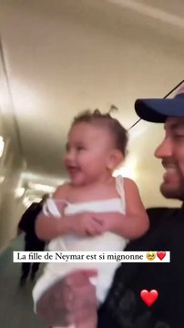 La fille de Neymar est tellement mignone