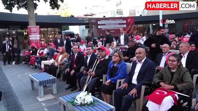 Gaziantep'te down sendromlu bireyler TUSAŞ şehitlerini andı, duygu dolu anlar yaşandı
