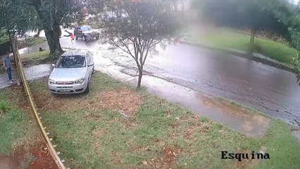 Vídeo flagra ciclista sendo atingido por automóvel no Bairro Floresta