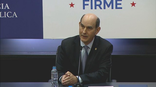 Ministro Chapman anuncia que investigará 'goles' en la presentación del Presupuesto