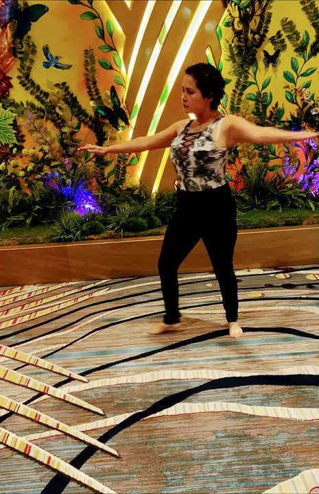 Spin and turns: chaine, reverse turn, callibrated spin, hook turn, clock turn, chest turn, 3 point step turn