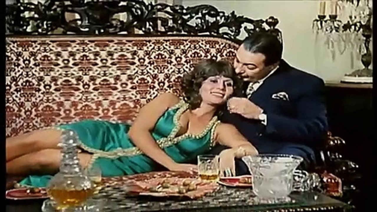 شوف اللي حصل اول لما شافها داخله المكتب عليه وايه اللي حصل بينهم