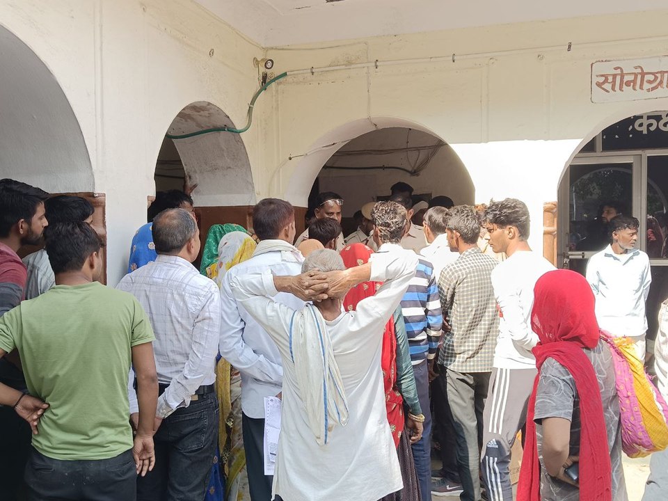 VIDEO: नवजात बच्ची की मौत के बाद राजगढ़ चिकित्स...
