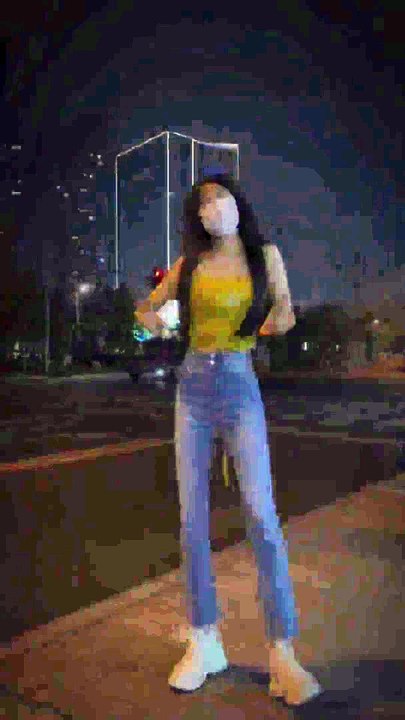 30岁带俩娃，保持身材和发量的秘诀是……#爱的主打歌 #跳舞使我快乐