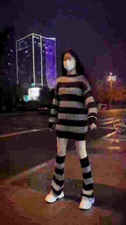 女人过了20岁 总要带点风情万种#旗开得胜舞 #跳舞使我快乐