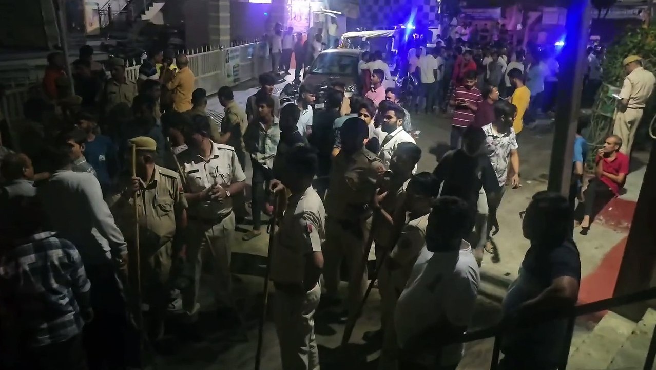 भीलवाड़ा में पार्षद पति समेत तीन पर हमला, पथराव व वाहनों में तोड़फोड