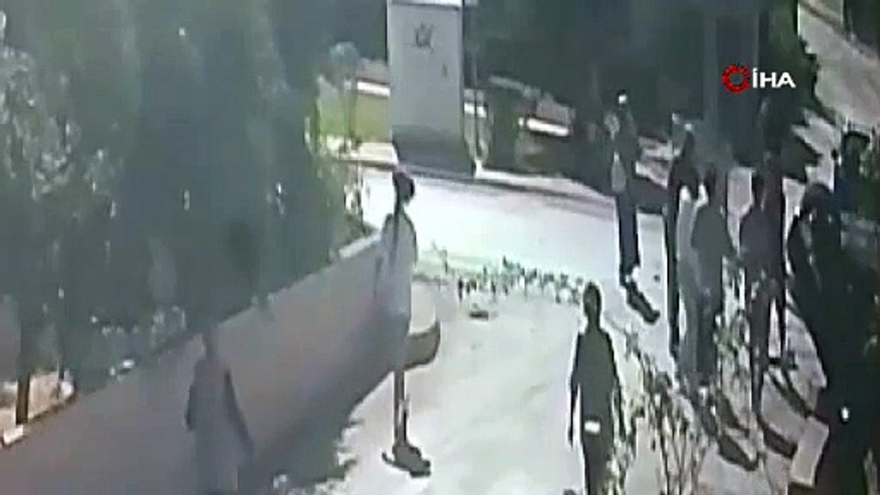 Kaza anı güvenlik kameralarına yansıdı! Antalya'da şok edici kaza
