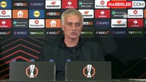 Eski takımına karşı kırmızı kart gören Mourinho İngiliz gazetelerine manşet oldu