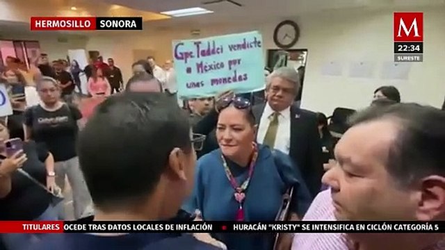 Integrantes del Poder Judicial increpan a Guadalupe Taddei en Hermosillo, Sonora