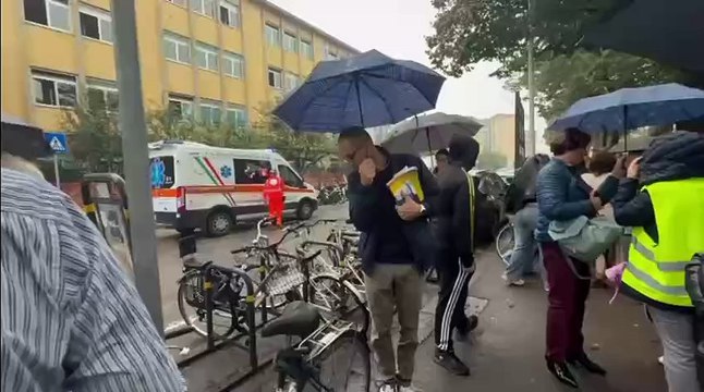 Firenze, crollo dentro una scuola durante le lezioni, edificio evacuato