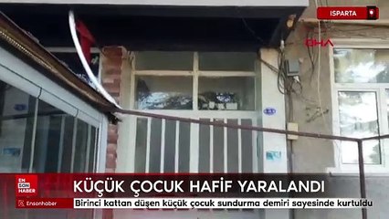 Isparta'da küçük çocuk camdan düştü: Hafif yaralandı