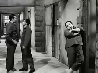 فيلم لسنا ملائكة ثلاثى اضواء المسرح