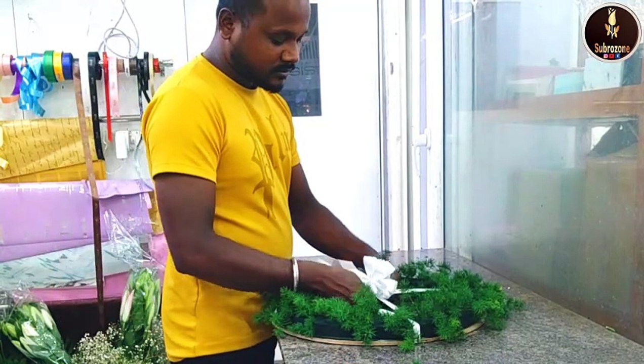 Make a STUNNING Wreath in Minutes!