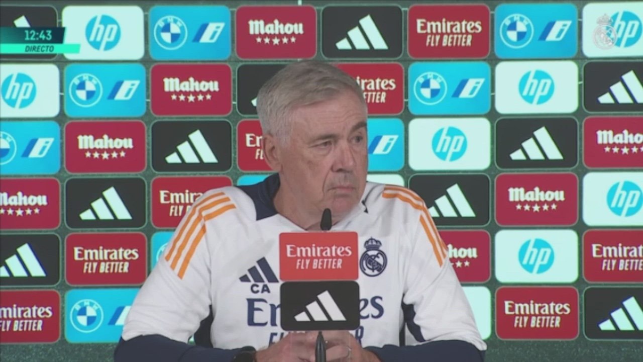La genial anécdota de Ancelotti con Van Basten cuando le preguntan por la charla sobre la estrategia para el Clásico