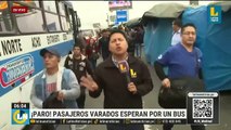 Video: “Y se marchó…” En plena cobertura en ‘vivo’ periodista quedó atrapado en un bus