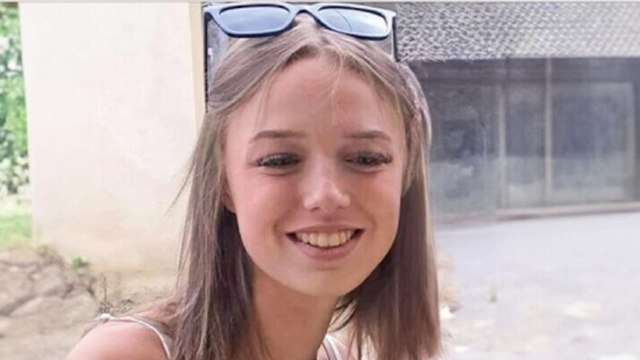 GALA VIDÉO - Obsèques de Lina, ses amis en larmes lui rendent un hommage poignant : “Ton sourire nous éclaire”