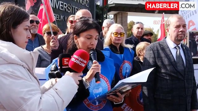Eskişehir Osmangazi Üniversitesi Önünde Protesto: Cumhuriyet Düşmanlarını Üniversitelere Kimse Sokamaz