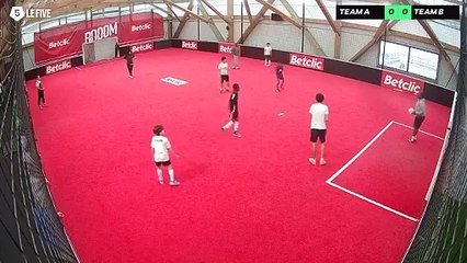25/10 à 14:39 - Football Terrain Betclic (LeFive P18)