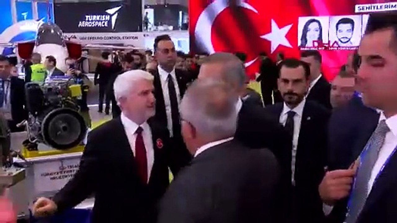 İstanbul-Bakanlar, SAHA EXPO'da TUSAŞ standını ziyaret etti