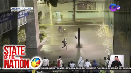 Dalawang naglalakad, tinangay ng malakas na hangin | SONA