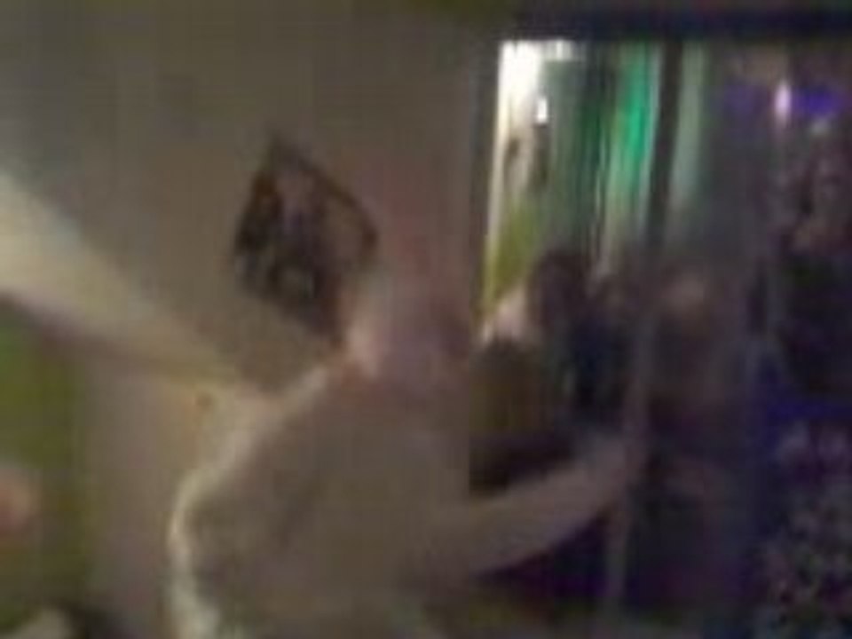 Gab en lapin à la soirée Air Guitare (Level One - Avignon)