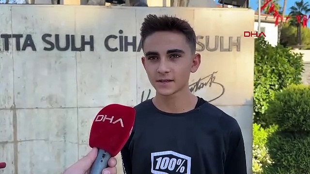 Sosyal medya bu videoyu konuşuyor! 15 yaşındaki gençten büyük cesaret