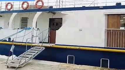 Barca e turisti bloccati dalla piena: il video