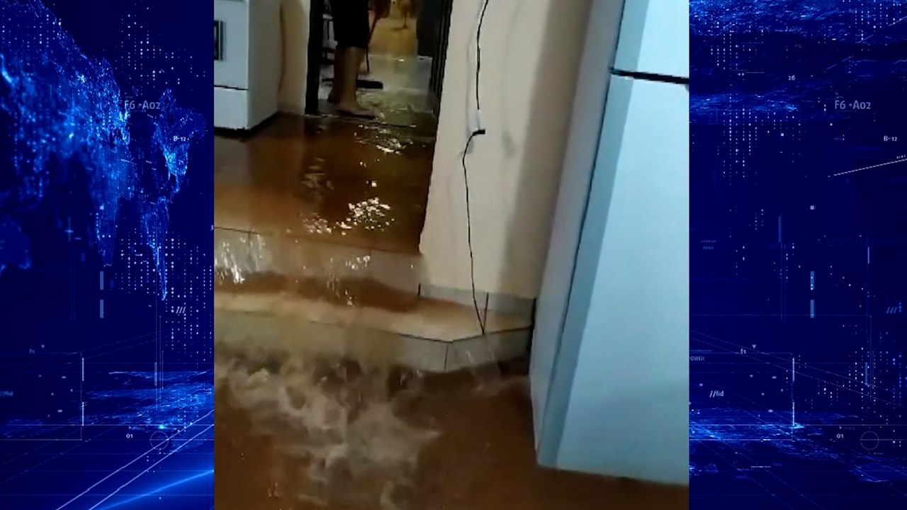 Após forte temporal e alagamentos, reparos começam a ser feitos na rua Prudente de Morais Para o trabalho, via será interditada entre a Souza Naves e a Carlos de Carvalho até segunda-feira (28)