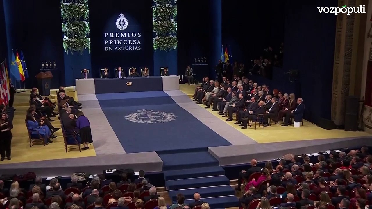 Carolina Marín recibe una gran ovación al recoger el premio Princesa de Asturias de los Deportes