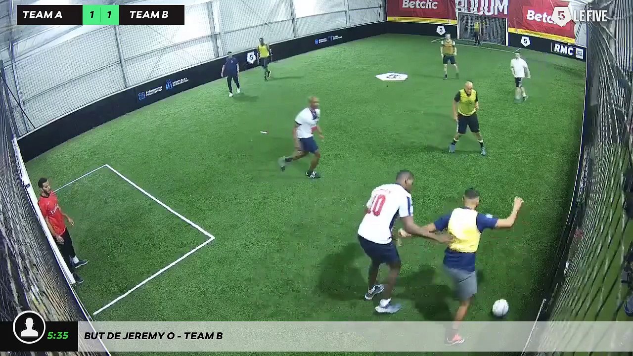 But de Jeremy O - Team B