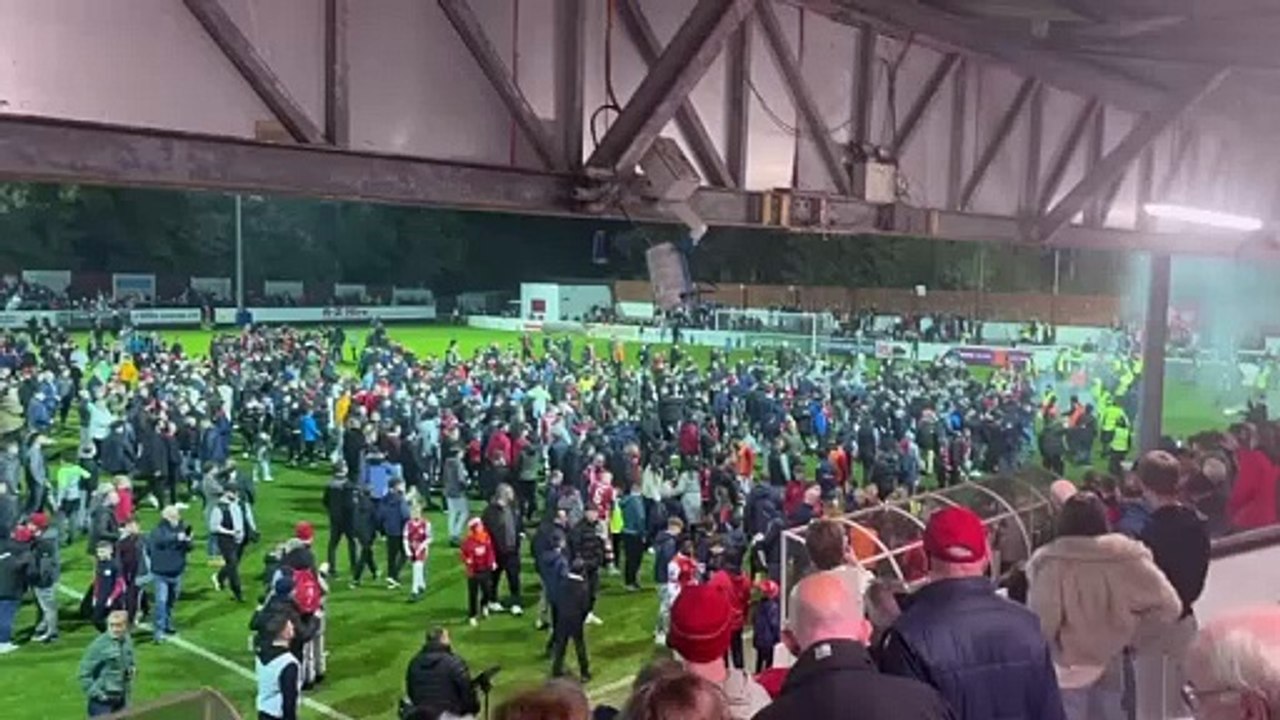 Ugly scenes at Richmond Park as Derry fans throw flares