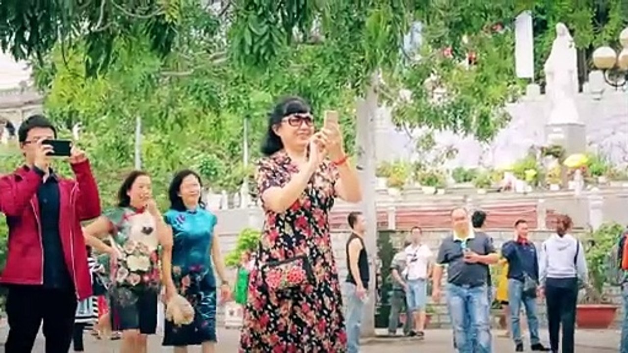 Look again - Marcelo Gil Machado