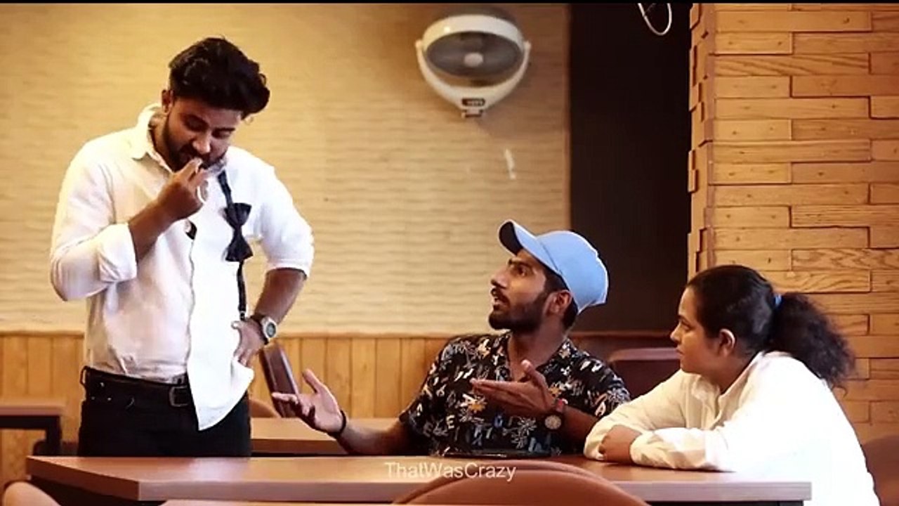 Batmeez_Waiter_Prank_on_Cute_Girl__Part_2__@ThatWasCrazy(360p)