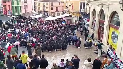 Ambiente en el centro de León para el derbi.