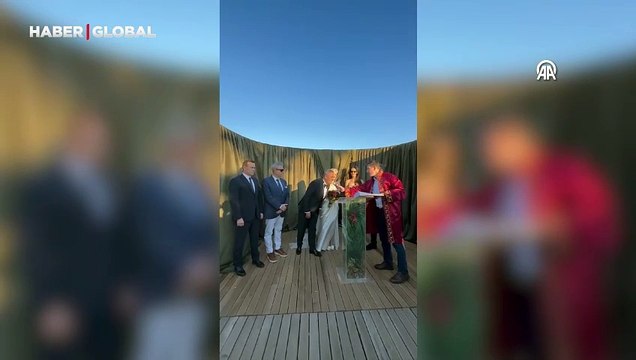 Sanatçı Yavuz Bingöl, Nilşah Ağaoğlu Ayvalık'ta evlendi