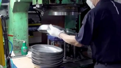 Proses pembuatan wajan anti lengket