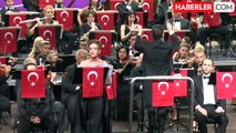 Antalya'da 'Bir Ulus Uyanıyor' Konseri Büyüledi