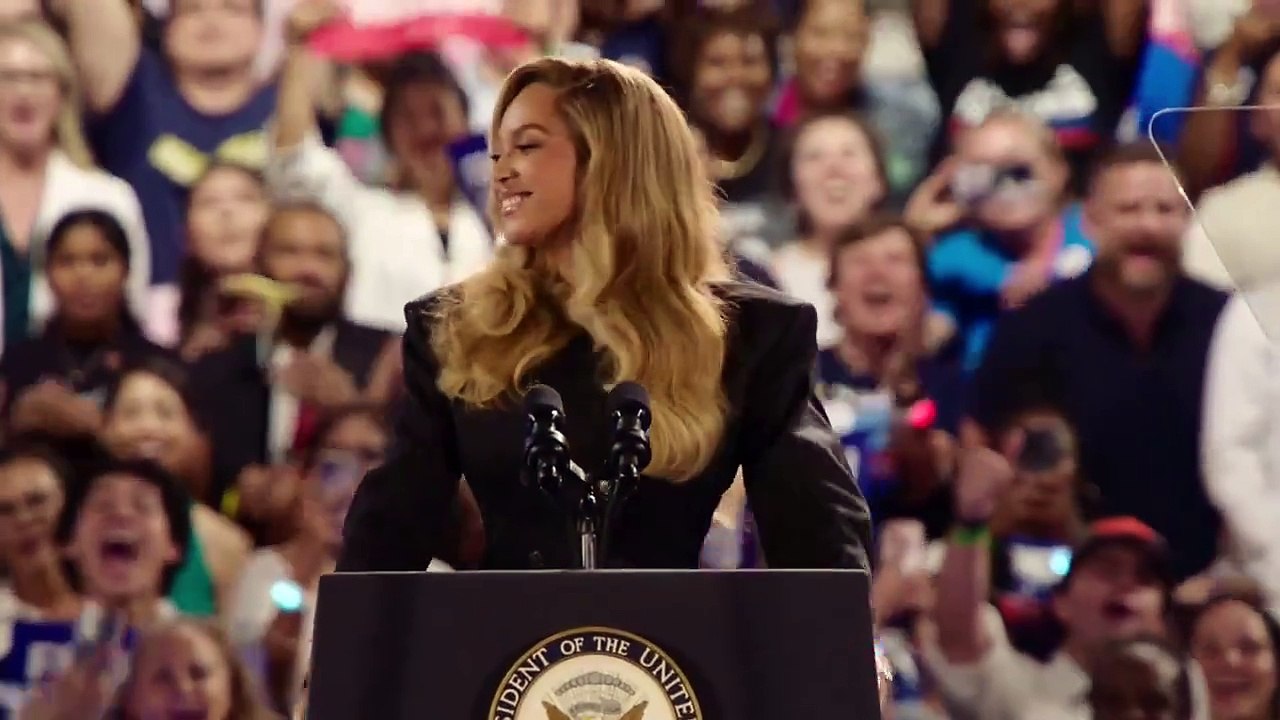 Regardez la chanteuse Beyoncé qui a pris la parole, cette nuit lors d'un meeting de Kamala Harris pour tenter d'inverser la tendance, alors que Donald Trump est de nouveau en tête des intentions de votes