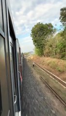 Pemandangan Melewati Jembatan