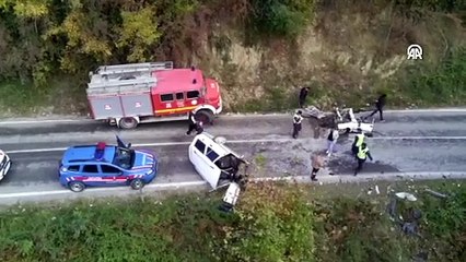 Sinop'ta iki otomobil çarpıştı, 3 yaralı