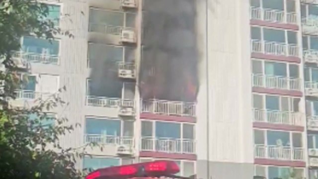 김포 아파트 화재로 주민 수십 명 대피 / YTN