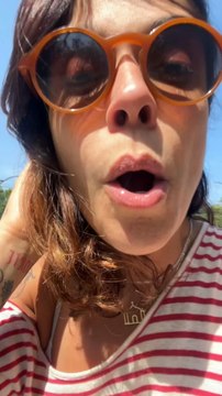 VÍDEO: Abalada, Maria Carol Rebello, irmã do ex-ator mirim morto a tiros, faz pedido: 'Por favor...'