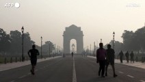 New Delhi, la Porta dell'India inghiottita dallo smog