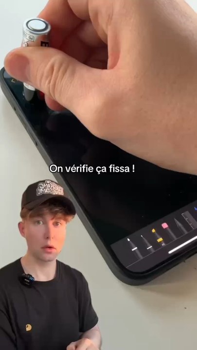 Utiliser une pile comme stylet pour écrire sur son smartphone ? ✍️
