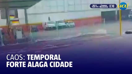 Temporal em Uberaba causa alagamento pela cidade