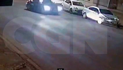 Câmera flagra Golf atingindo Vectra estacionado na rua São Paulo