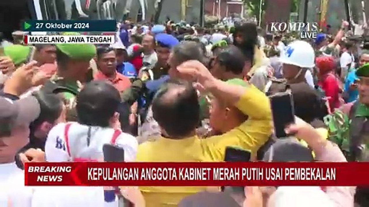 Heboh! Kasad Maruli Simanjuntak Diajak Foto Warga Usai Pembekalan Kabinet Merah Putih di Magelang